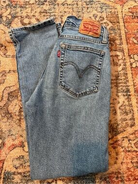 Levi's women’s iconic “wedgie” jeans